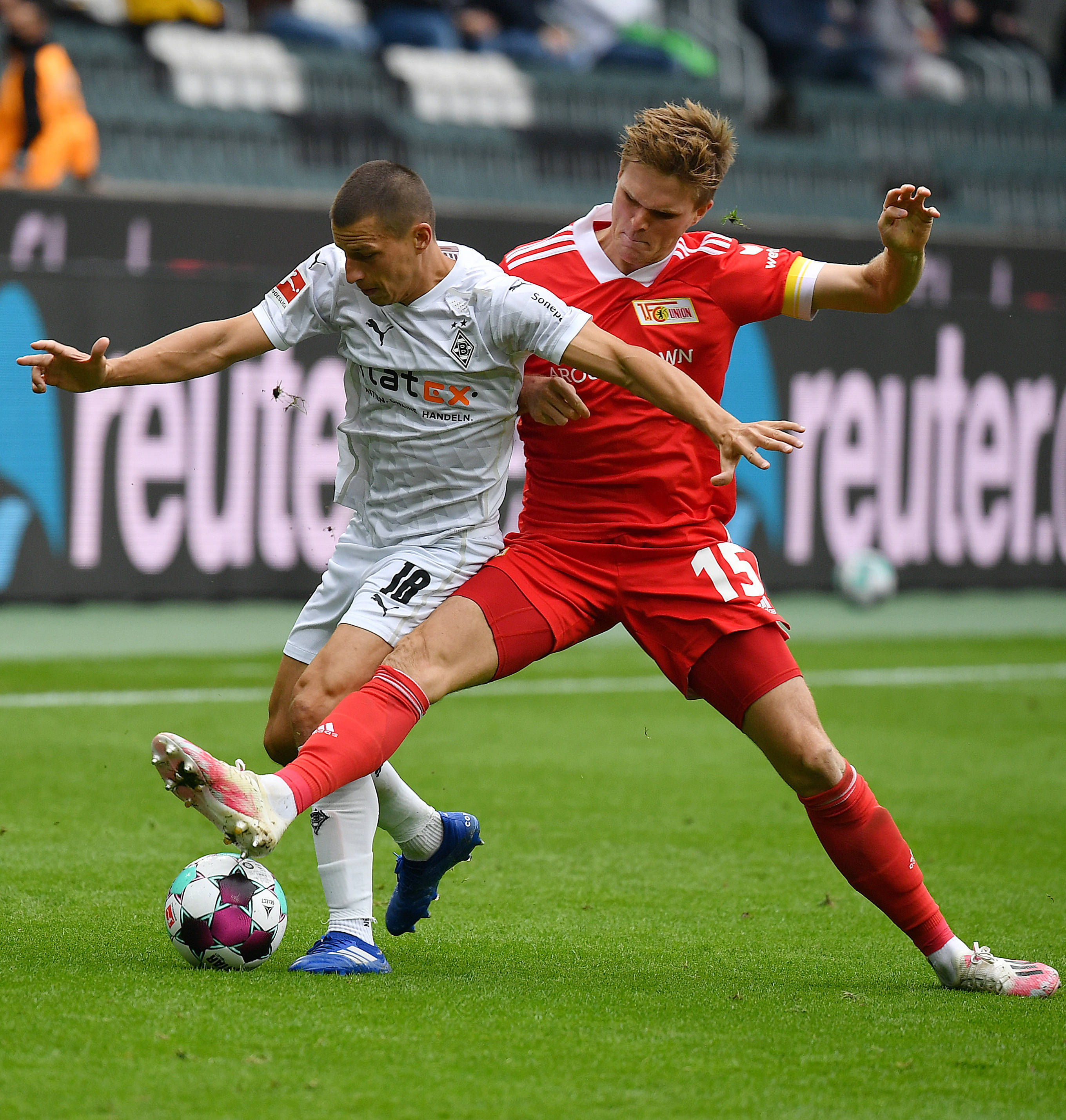 包含斯图加特客场大胜，逐渐脱离德甲降级区的词条