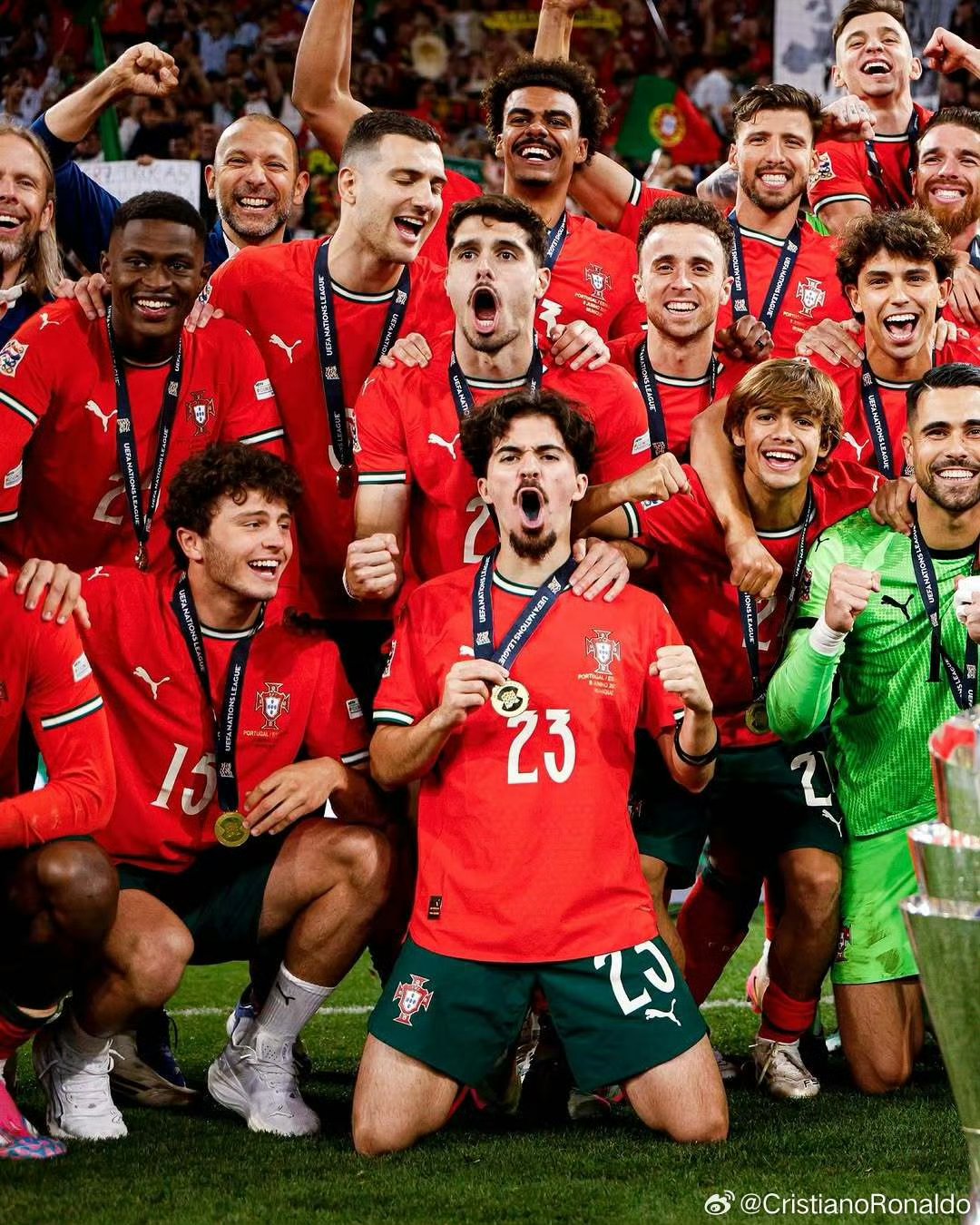 关于西班牙战胜斯洛文尼亚，备战欧预赛半决赛的信息