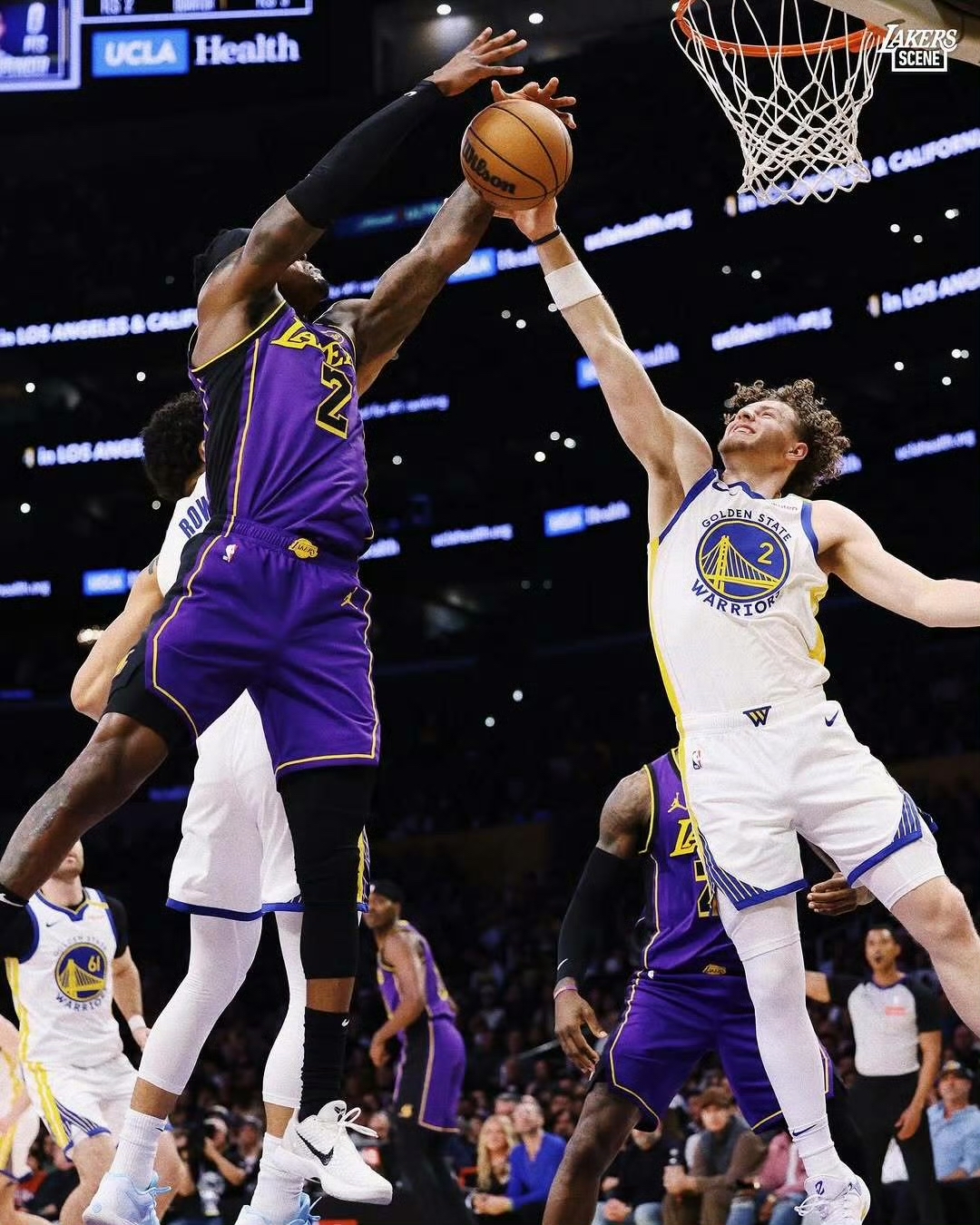 关于湖人队主场大胜灰熊，史蒂文斯发威的信息