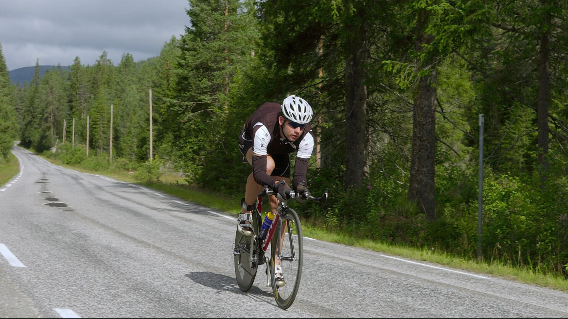 爵士对阵上海队，米切尔如何成为攻防转换的绝对核心