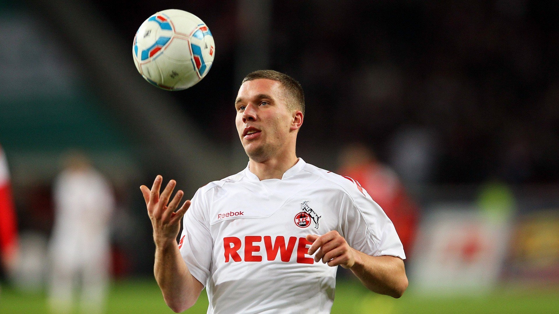 赛道新王诞生，拉塞尔率雷诺完胜威廉姆斯，刷新单圈纪录