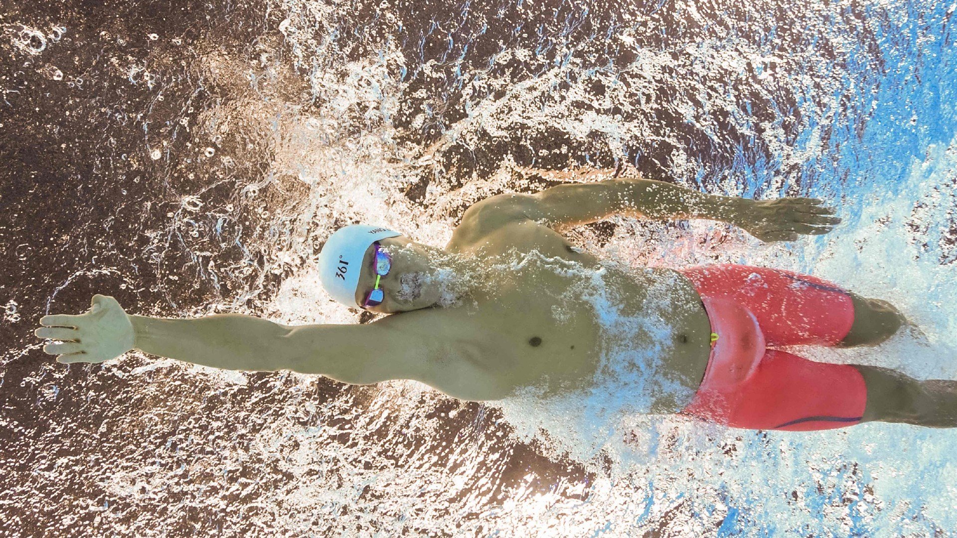 绿茵场上的宿命对决，德国鏖战英格兰，内马尔高光点亮世纪之战